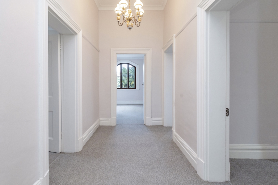3 Bedroom Property for Sale in Sea Point Western Cape